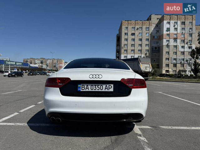 Белый Ауди А5, объемом двигателя 1.98 л и пробегом 152 тыс. км за 12300 $, фото 6 на Automoto.ua