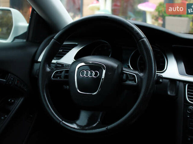 Белый Ауди А5, объемом двигателя 1.98 л и пробегом 222 тыс. км за 11700 $, фото 24 на Automoto.ua