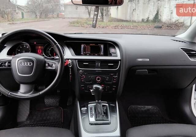 Белый Ауди А5, объемом двигателя 1.8 л и пробегом 177 тыс. км за 9700 $, фото 12 на Automoto.ua