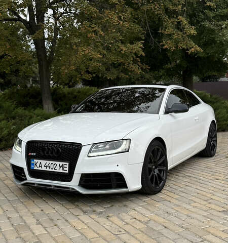 Белый Ауди А5, объемом двигателя 1.98 л и пробегом 230 тыс. км за 11500 $, фото 1 на Automoto.ua