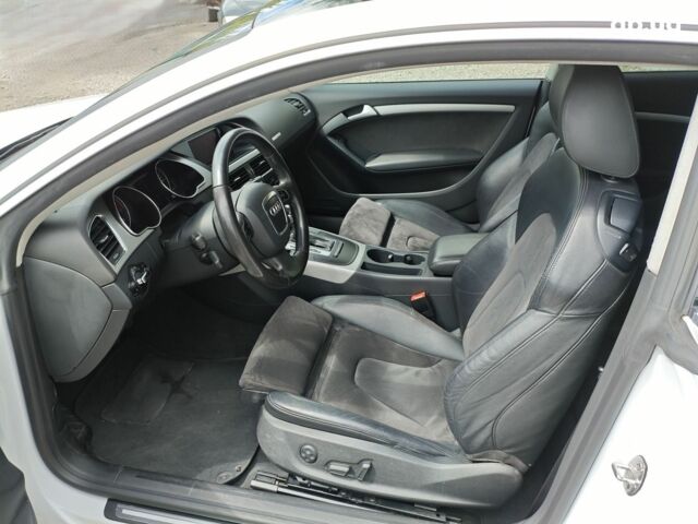 Білий Ауді A5, об'ємом двигуна 0 л та пробігом 168 тис. км за 11500 $, фото 8 на Automoto.ua