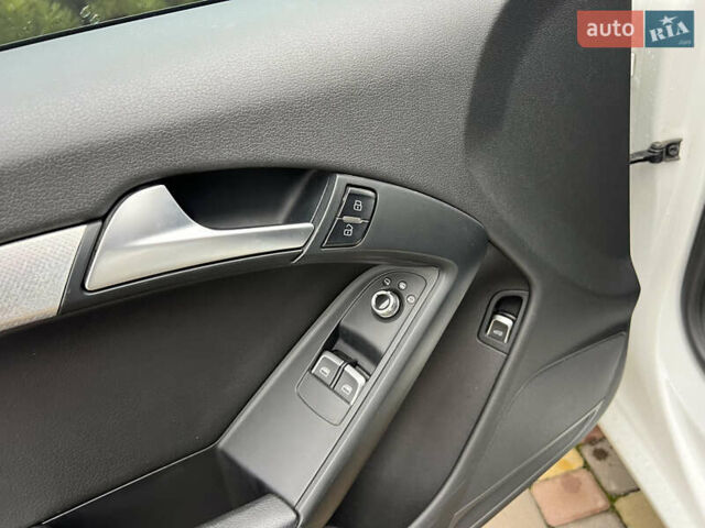 Белый Ауди А5, объемом двигателя 1.98 л и пробегом 171 тыс. км за 10700 $, фото 7 на Automoto.ua