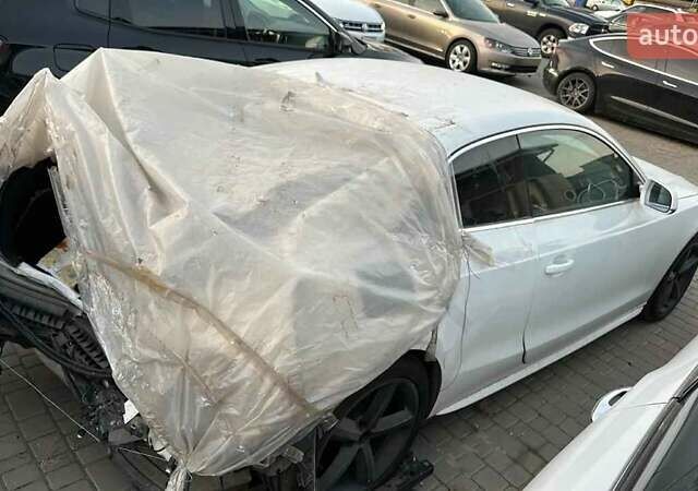 Белый Ауди А5, объемом двигателя 2 л и пробегом 145 тыс. км за 8000 $, фото 1 на Automoto.ua