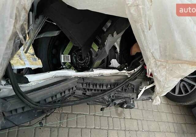 Белый Ауди А5, объемом двигателя 2 л и пробегом 145 тыс. км за 8000 $, фото 2 на Automoto.ua