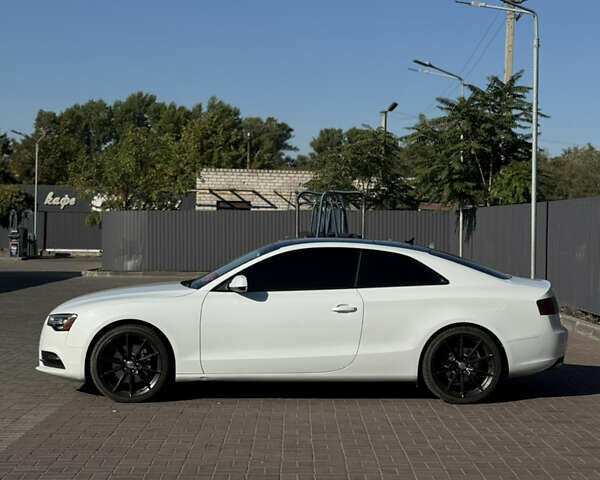 Білий Ауді A5, об'ємом двигуна 1.98 л та пробігом 124 тис. км за 13200 $, фото 4 на Automoto.ua
