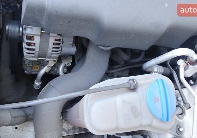 Белый Ауди А5, объемом двигателя 2 л и пробегом 145 тыс. км за 8000 $, фото 16 на Automoto.ua