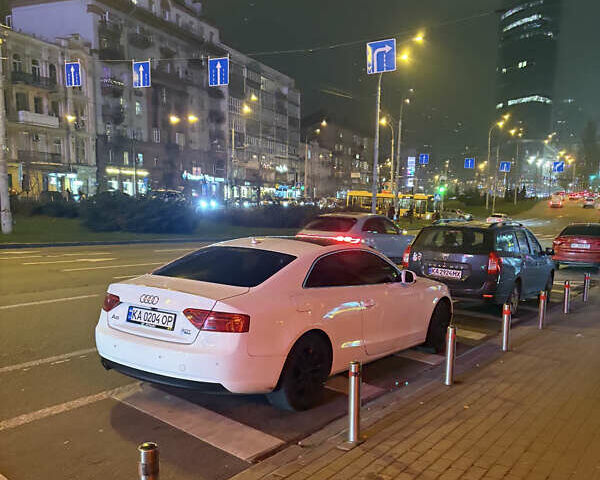 Белый Ауди А5, объемом двигателя 2 л и пробегом 200 тыс. км за 10500 $, фото 2 на Automoto.ua