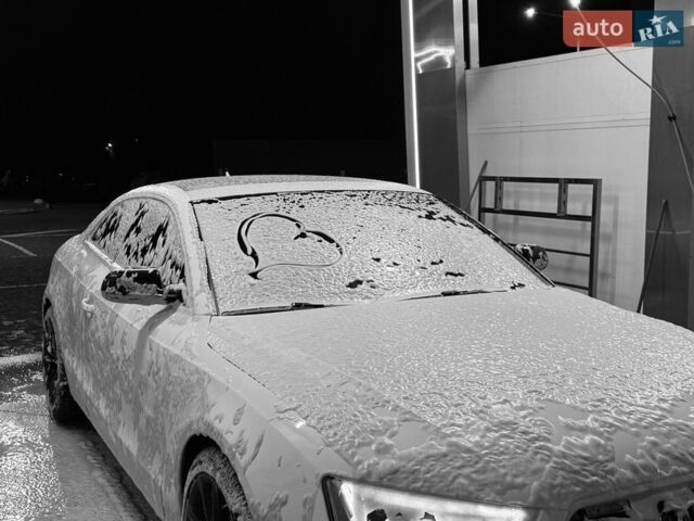 Белый Ауди А5, объемом двигателя 2 л и пробегом 189 тыс. км за 13500 $, фото 4 на Automoto.ua