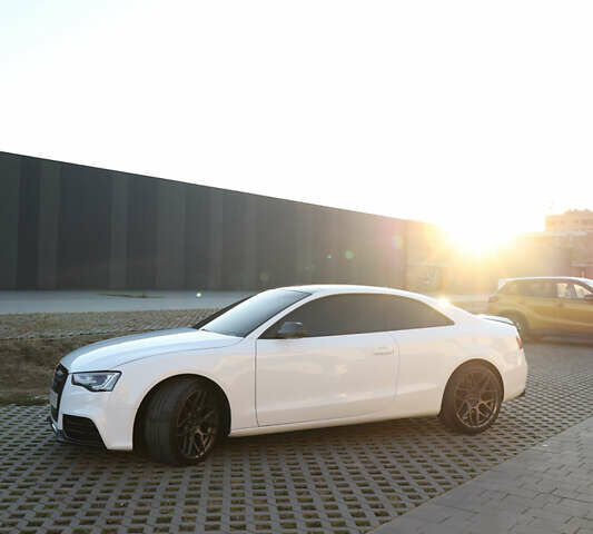 Ауди А5 2013 в Хмельницком на Automoto.ua Белый Ауди А5, объемом двигателя 2 л и пробегом 181 тыс. км за 15000 $, фото 3 на Automoto.ua