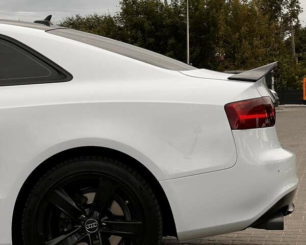 Белый Ауди А5, объемом двигателя 2 л и пробегом 122 тыс. км за 13500 $, фото 6 на Automoto.ua