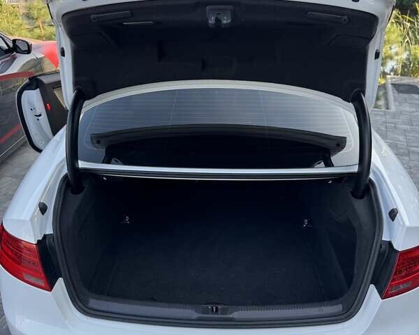 Белый Ауди А5, объемом двигателя 1.98 л и пробегом 111 тыс. км за 16000 $, фото 20 на Automoto.ua