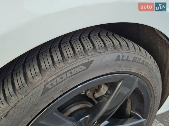 Белый Ауди А5, объемом двигателя 2 л и пробегом 122 тыс. км за 13500 $, фото 10 на Automoto.ua