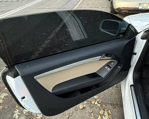 Ауди А5 2013 в Киеве на Automoto.ua Белый Ауди А5, объемом двигателя 1.98 л и пробегом 146 тыс. км за 13490 $, фото 12 на Automoto.ua