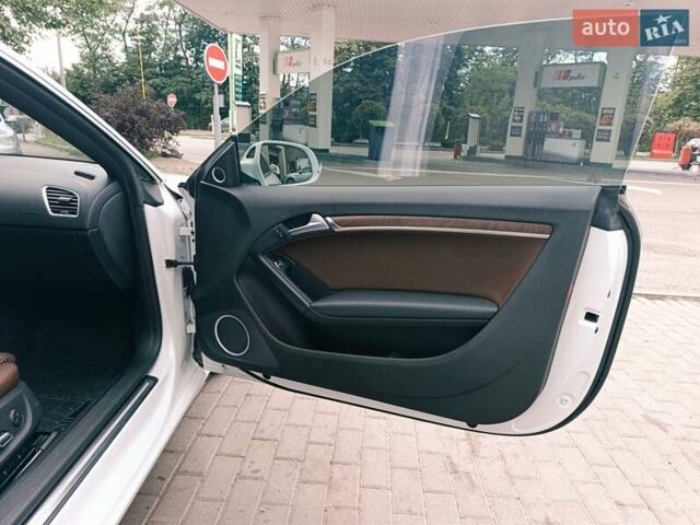 Белый Ауди А5, объемом двигателя 2 л и пробегом 149 тыс. км за 12200 $, фото 13 на Automoto.ua