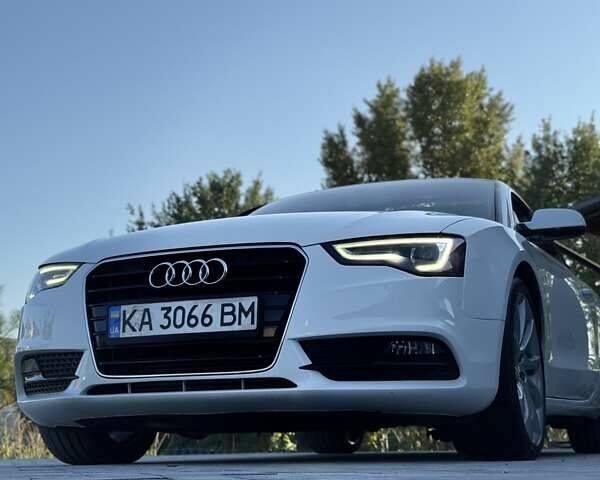 Белый Ауди А5, объемом двигателя 1.98 л и пробегом 111 тыс. км за 16000 $, фото 2 на Automoto.ua