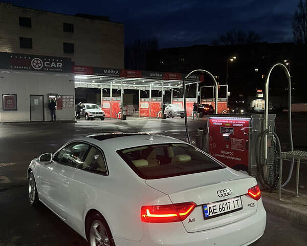 Білий Ауді A5, об'ємом двигуна 2 л та пробігом 259 тис. км за 10000 $, фото 8 на Automoto.ua