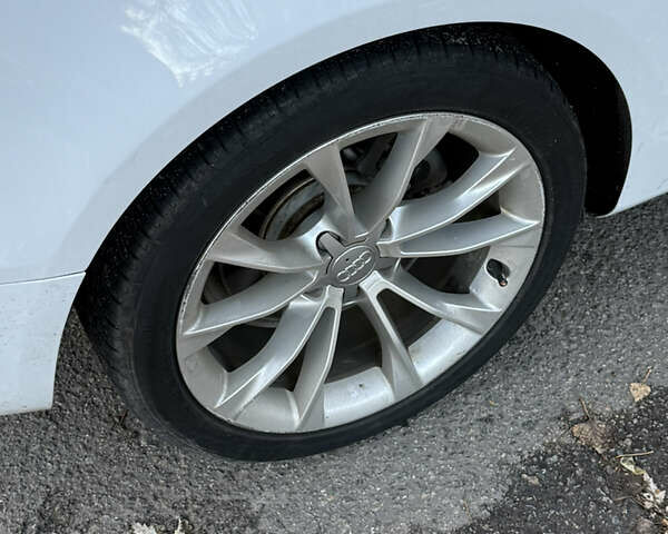 Ауди А5 2013 в Киеве на Automoto.ua Белый Ауди А5, объемом двигателя 1.98 л и пробегом 146 тыс. км за 13490 $, фото 10 на Automoto.ua
