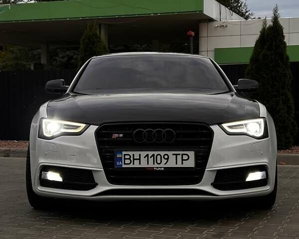Белый Ауди А5, объемом двигателя 2 л и пробегом 122 тыс. км за 13500 $, фото 5 на Automoto.ua