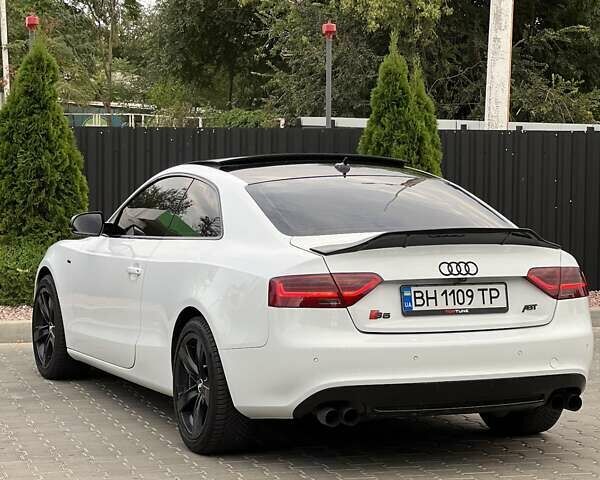 Белый Ауди А5, объемом двигателя 2 л и пробегом 122 тыс. км за 13500 $, фото 9 на Automoto.ua