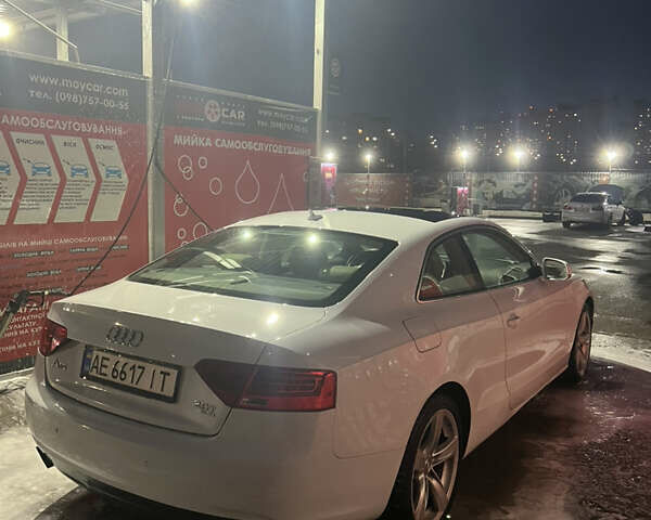 Білий Ауді A5, об'ємом двигуна 2 л та пробігом 259 тис. км за 10000 $, фото 15 на Automoto.ua