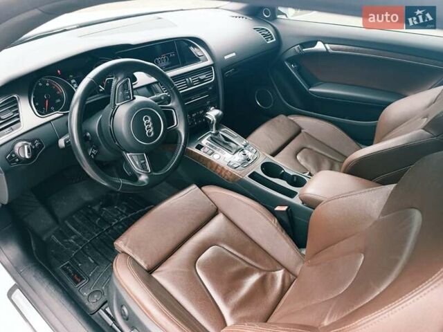 Білий Ауді A5, об'ємом двигуна 1.98 л та пробігом 149 тис. км за 13000 $, фото 16 на Automoto.ua