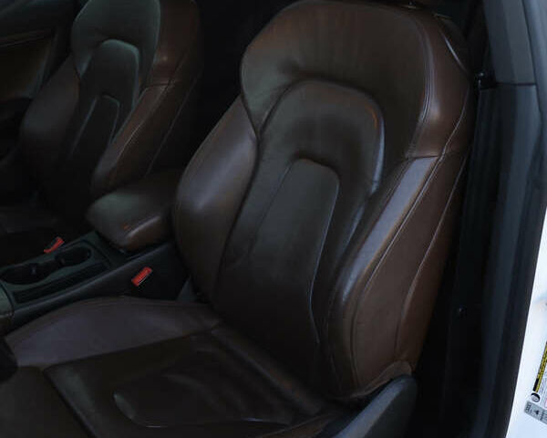 Ауди А5 2013 в Хмельницком на Automoto.ua Белый Ауди А5, объемом двигателя 2 л и пробегом 181 тыс. км за 15000 $, фото 9 на Automoto.ua