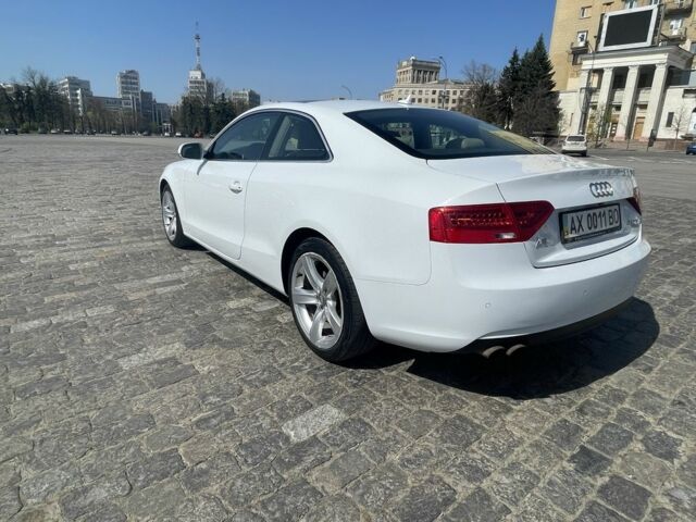 Білий Ауді A5, об'ємом двигуна 2 л та пробігом 88 тис. км за 17400 $, фото 5 на Automoto.ua