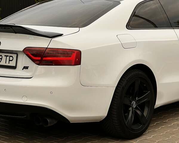 Белый Ауди А5, объемом двигателя 2 л и пробегом 122 тыс. км за 13500 $, фото 1 на Automoto.ua