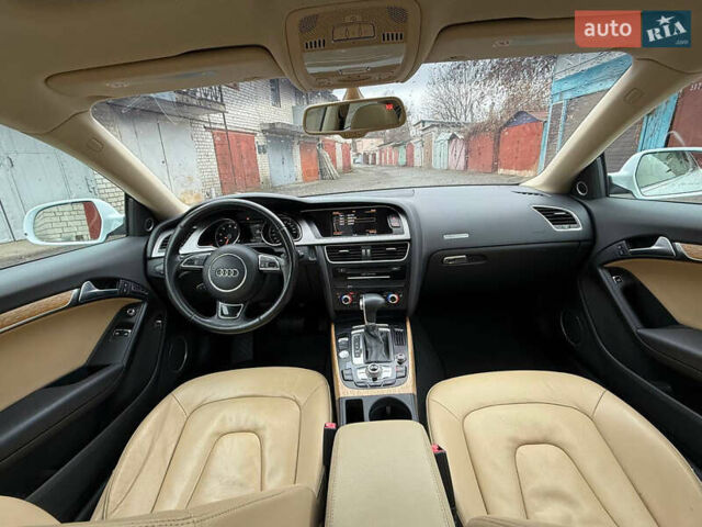 Білий Ауді A5, об'ємом двигуна 2 л та пробігом 259 тис. км за 10000 $, фото 21 на Automoto.ua