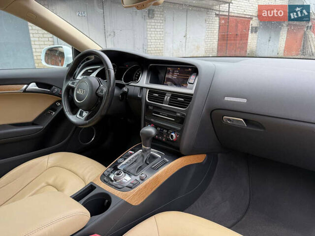 Білий Ауді A5, об'ємом двигуна 2 л та пробігом 259 тис. км за 10000 $, фото 27 на Automoto.ua