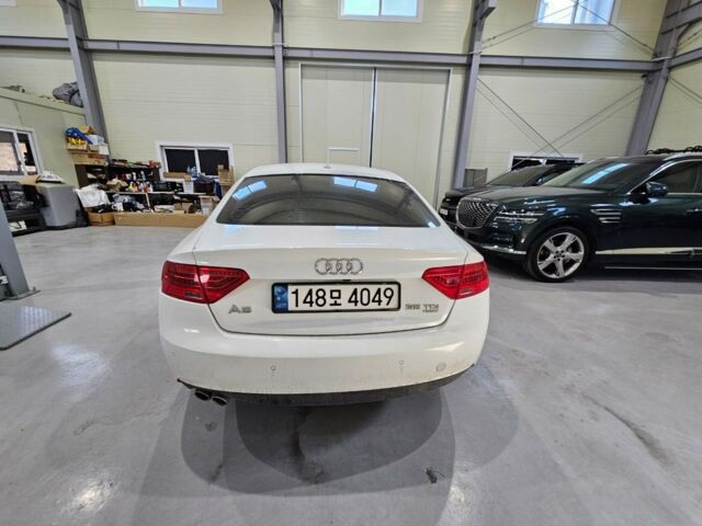 Білий Ауді A5, об'ємом двигуна 2 л та пробігом 156 тис. км за 12999 $, фото 5 на Automoto.ua