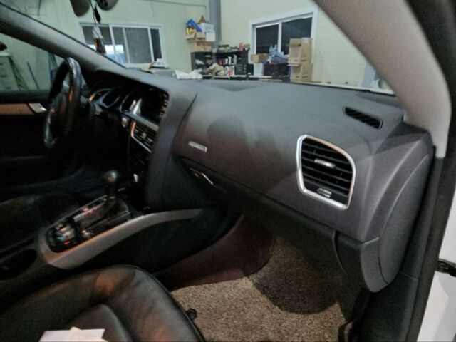 Білий Ауді A5, об'ємом двигуна 2 л та пробігом 156 тис. км за 12999 $, фото 18 на Automoto.ua