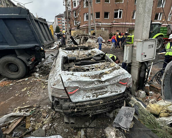 Белый Ауди А5, объемом двигателя 2 л и пробегом 140 тыс. км за 5000 $, фото 3 на Automoto.ua