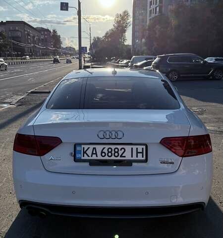 Белый Ауди А5, объемом двигателя 1.98 л и пробегом 162 тыс. км за 13800 $, фото 9 на Automoto.ua