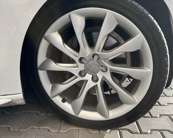 Білий Ауді A5, об'ємом двигуна 2 л та пробігом 112 тис. км за 14000 $, фото 20 на Automoto.ua