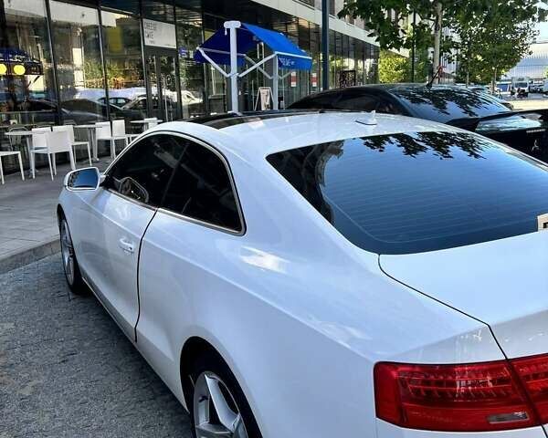 Білий Ауді A5, об'ємом двигуна 1.98 л та пробігом 135 тис. км за 17900 $, фото 2 на Automoto.ua