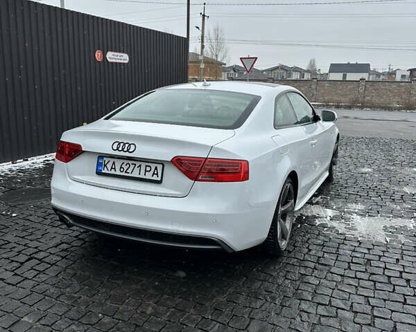 Белый Ауди А5, объемом двигателя 2 л и пробегом 140 тыс. км за 5000 $, фото 1 на Automoto.ua