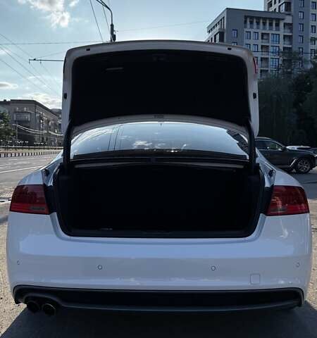 Белый Ауди А5, объемом двигателя 1.98 л и пробегом 162 тыс. км за 13800 $, фото 10 на Automoto.ua