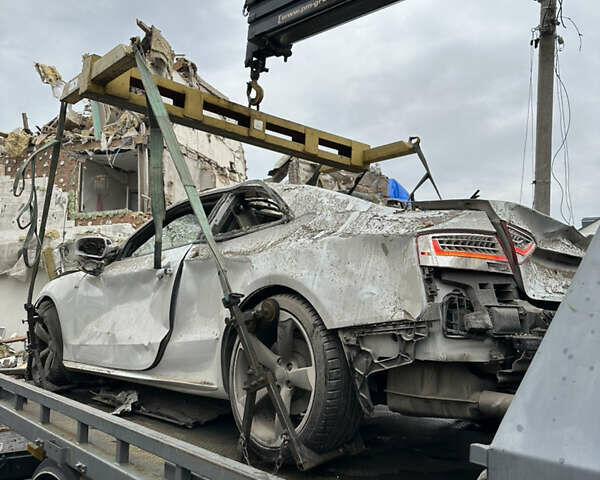 Белый Ауди А5, объемом двигателя 2 л и пробегом 140 тыс. км за 5000 $, фото 10 на Automoto.ua