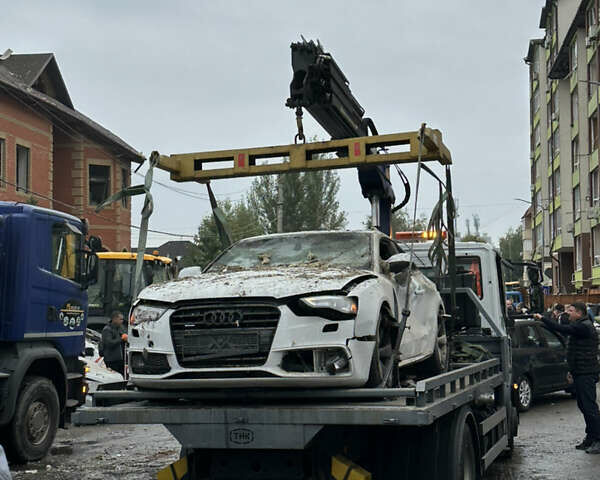 Белый Ауди А5, объемом двигателя 2 л и пробегом 140 тыс. км за 5000 $, фото 11 на Automoto.ua