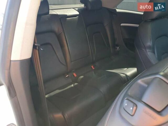 Белый Ауди А5, объемом двигателя 2 л и пробегом 184 тыс. км за 1900 $, фото 9 на Automoto.ua