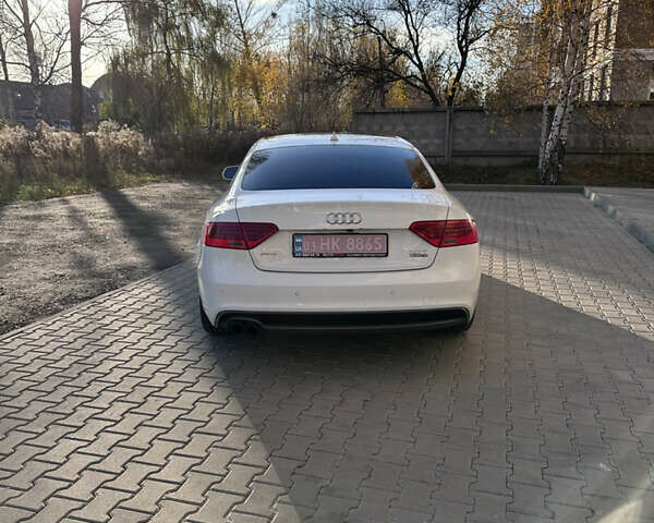 Білий Ауді A5, об'ємом двигуна 2 л та пробігом 112 тис. км за 14000 $, фото 4 на Automoto.ua