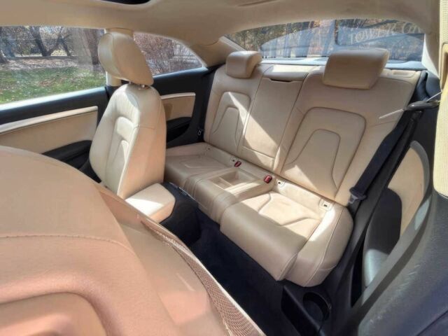 Белый Ауди А5, объемом двигателя 2 л и пробегом 76 тыс. км за 3500 $, фото 9 на Automoto.ua
