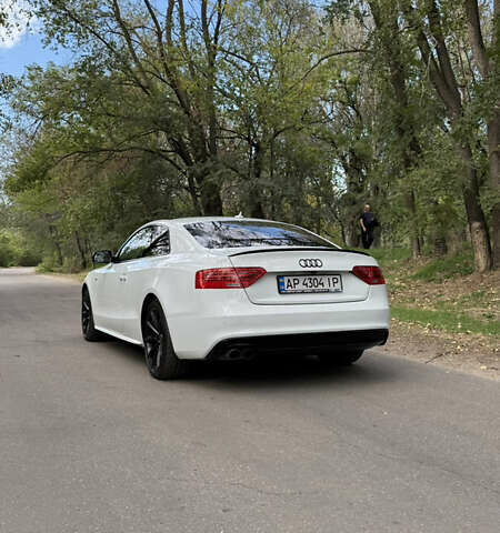 Белый Ауди А5, объемом двигателя 2 л и пробегом 132 тыс. км за 16000 $, фото 5 на Automoto.ua