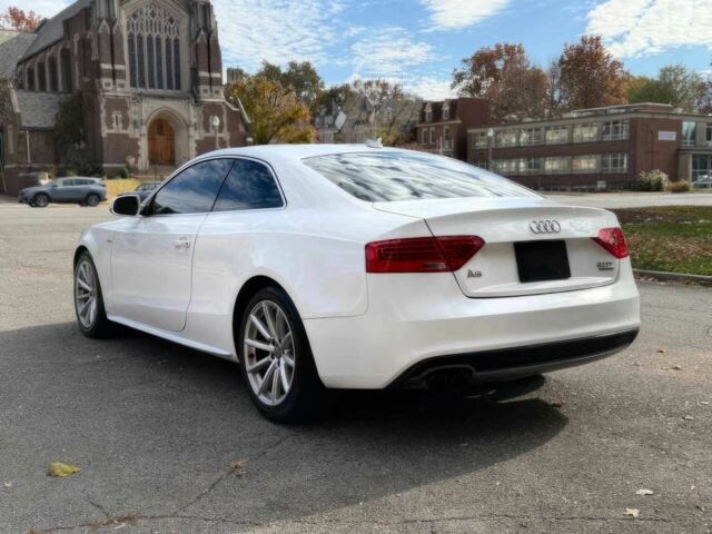 Белый Ауди А5, объемом двигателя 2 л и пробегом 76 тыс. км за 3500 $, фото 5 на Automoto.ua