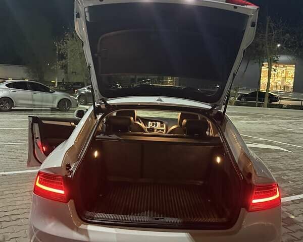 Белый Ауди А5, объемом двигателя 1.8 л и пробегом 153 тыс. км за 18000 $, фото 8 на Automoto.ua