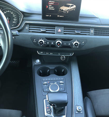 Білий Ауді A5, об'ємом двигуна 2 л та пробігом 56 тис. км за 25999 $, фото 9 на Automoto.ua