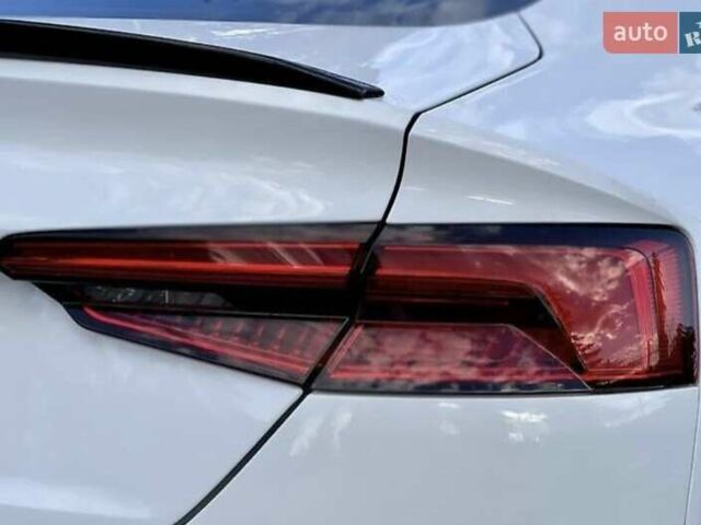 Белый Ауди А5, объемом двигателя 1.97 л и пробегом 185 тыс. км за 21500 $, фото 5 на Automoto.ua