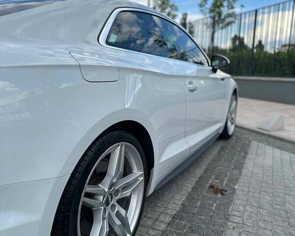 Білий Ауді A5, об'ємом двигуна 1.98 л та пробігом 170 тис. км за 29900 $, фото 4 на Automoto.ua