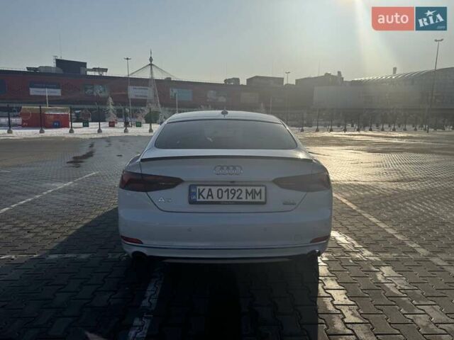 Белый Ауди А5, объемом двигателя 1.98 л и пробегом 195 тыс. км за 19900 $, фото 4 на Automoto.ua